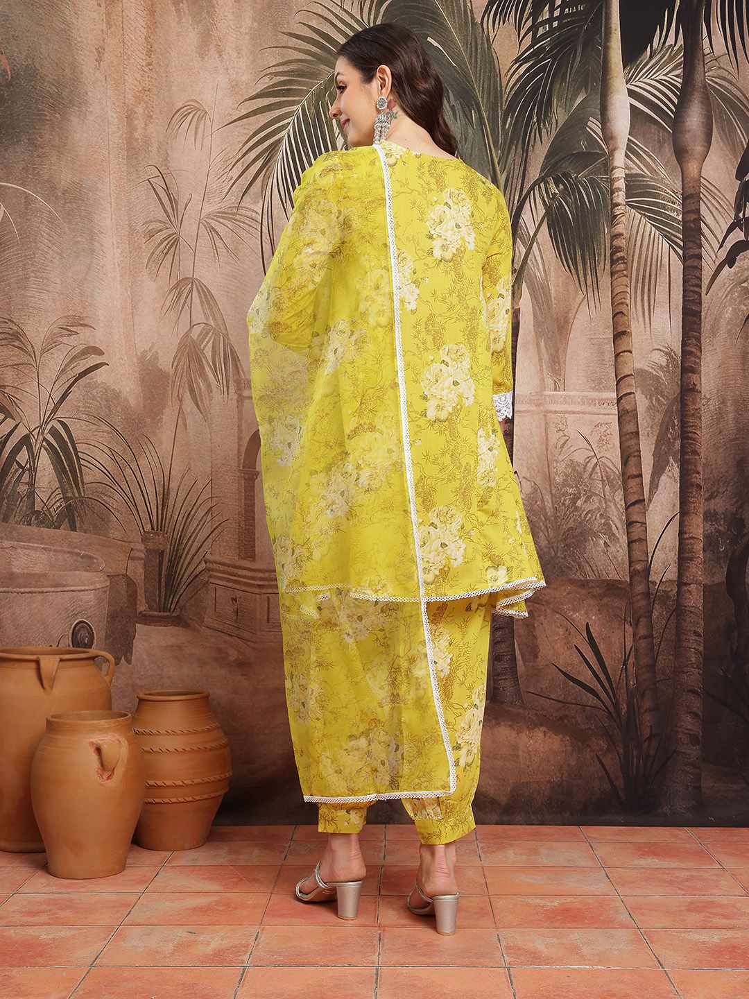 Dhiyona SN Women's Floral Print Thread Work Kurta with Salwar & Dupatta