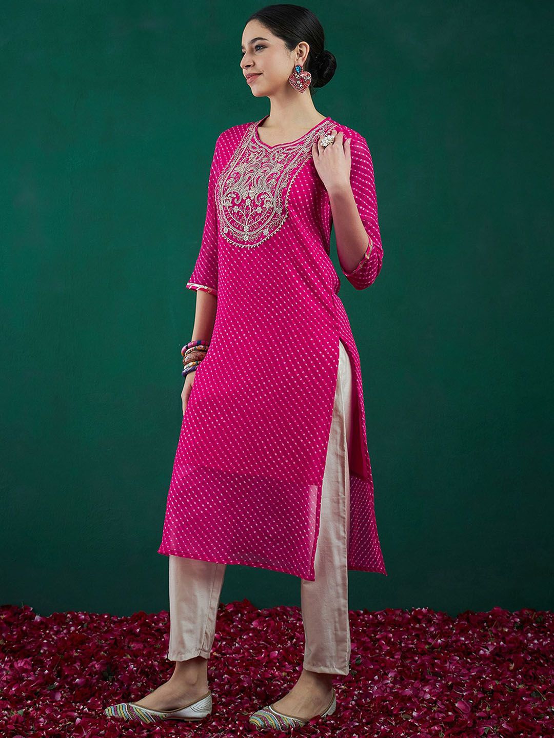 Dhiyona IE Ethnic Motifs Printed Sweetheart Neck Georgette Sequins Straight Kurtas