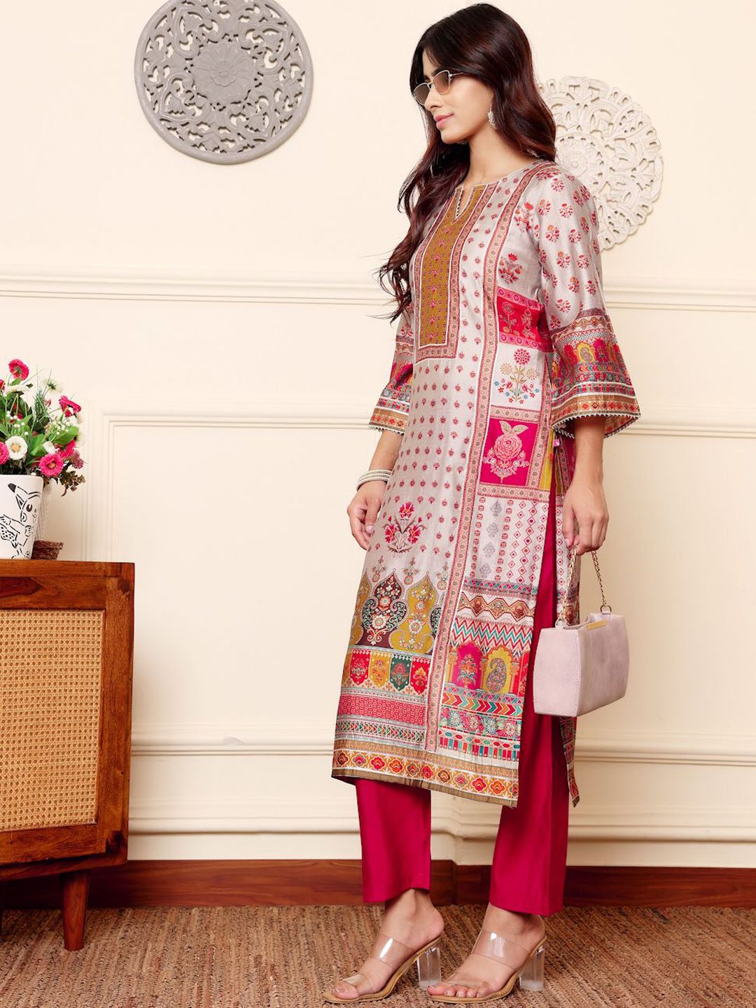 Dhiyona VA Women'sEthnic Motifs Printed Gotta Patti Notch Neck Chanderi Silk Kurta With Trousers