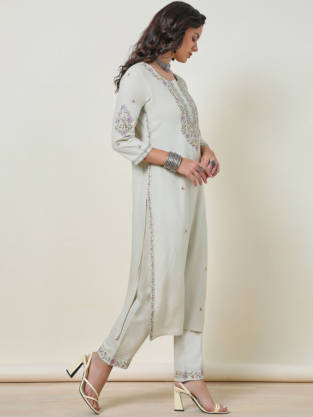 Dhiyona SO Women's Beige-Coloured Floral Embroidered Thread Work Straight Kurta With Trousers