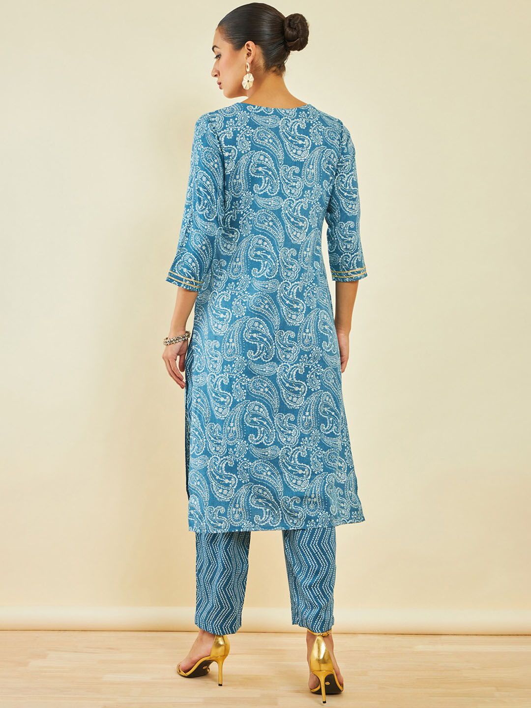 Dhiyona SO Women's Blue Paisley Printed Regular Gotta Patti Kurta With Trousers