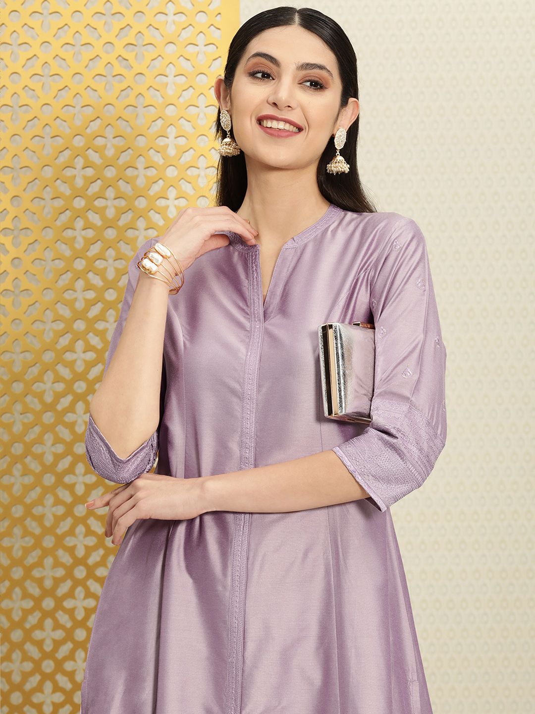 Dhiyona PD Women Women Ethnic Motifs Thread Work Jashn Kurta with Trousers