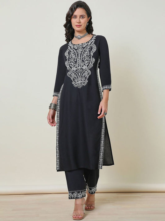Dhiyona SO Women's Black Ethnic Motifs Embroidered Thread Work Straight Kurta With Trousers