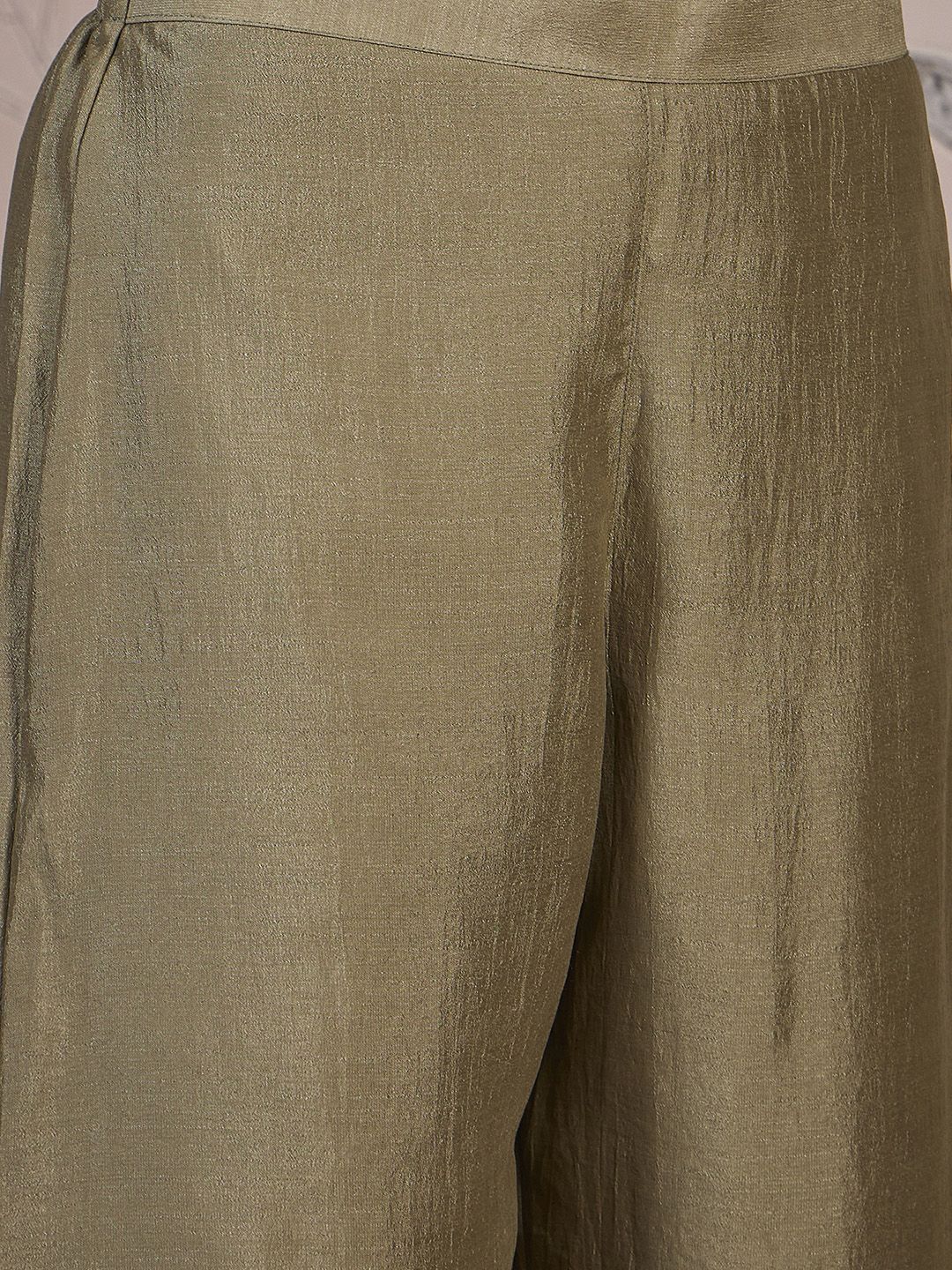 Dhiyona PD Women Floral Embroidered Thread Work Kurta With Palazzos And Dupatta