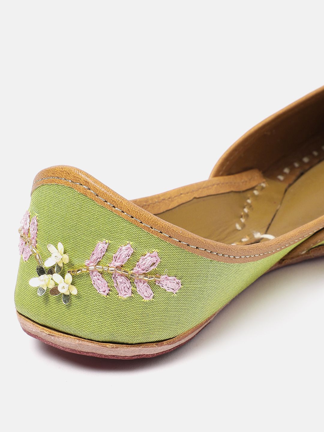 Dhiyona HOP Women Ethnic Embellished Mojaris