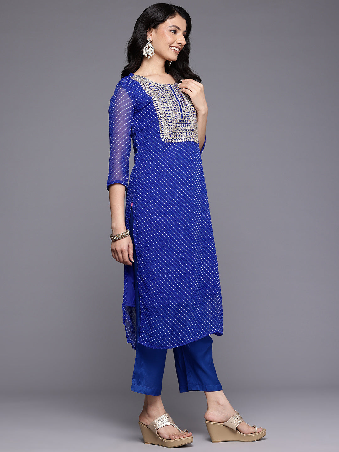 Dhiyona VR Women's Navy Blue Bandhani Zari Emboridered Kurta Set With Dupatta