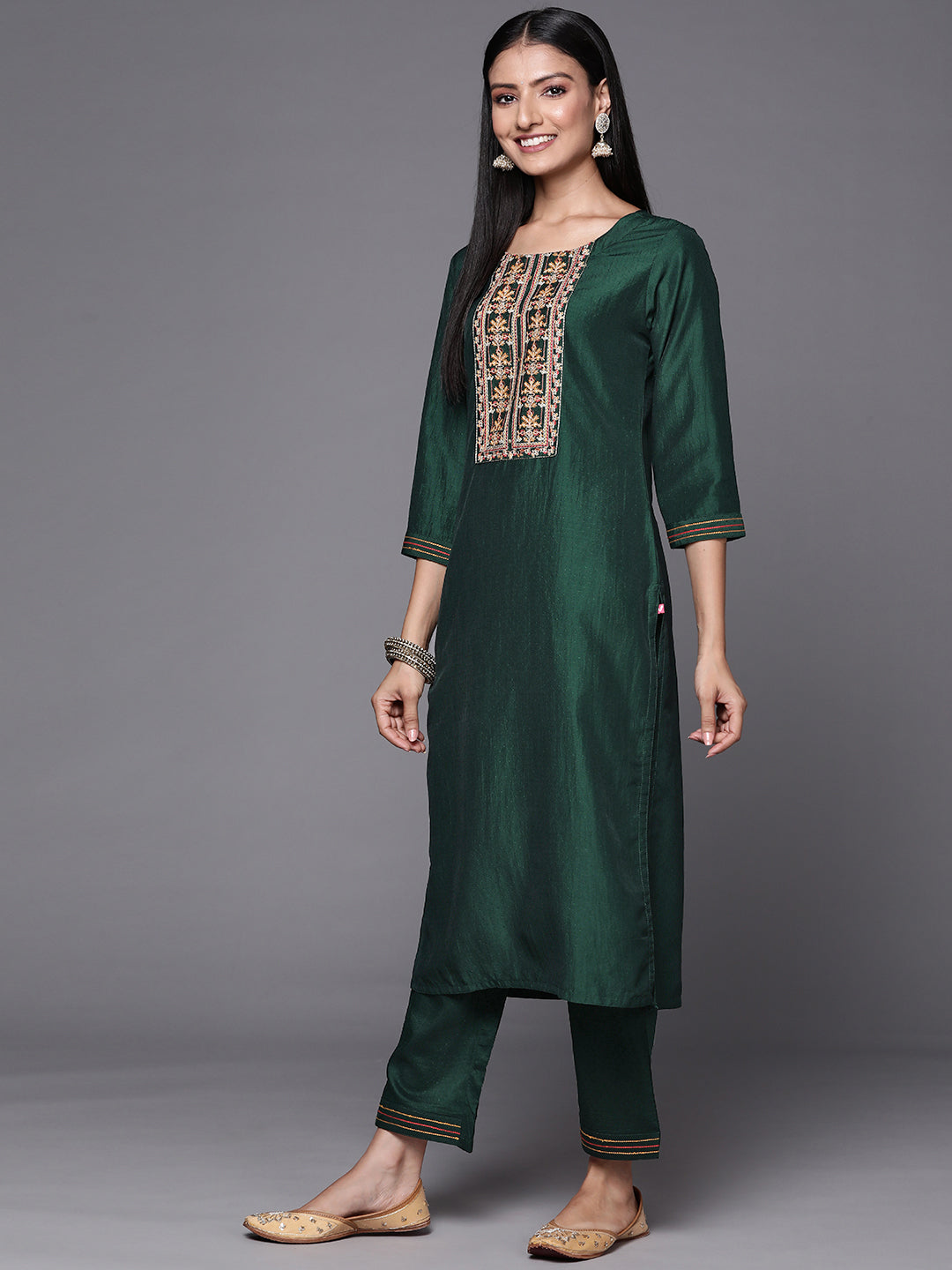 Dhiyona VR Women's Thread Embroidered Kurta Paired With Straight Pant And Digital Printed Dupatta