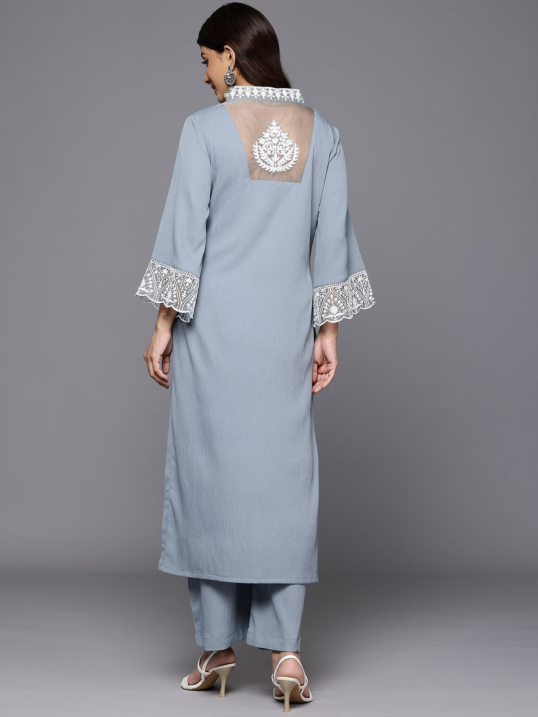 Dhiyona VR Women's Thread Embroidered Organza Detailed Kurta Set