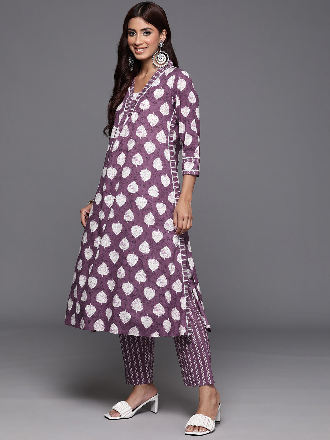 Dhiyona VR Women's Floral Printed Straight Kurta With Tonal Printed Bottom And Dupatta
