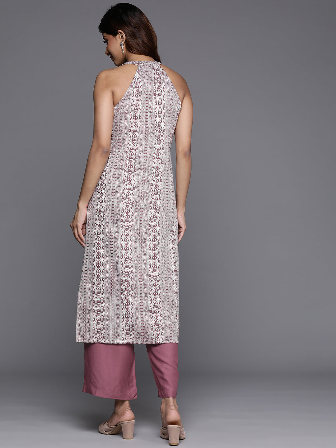 Dhiyona VR Women's Mauve Woven Design Sleeveless Kurta, Paired With Solid Bottom