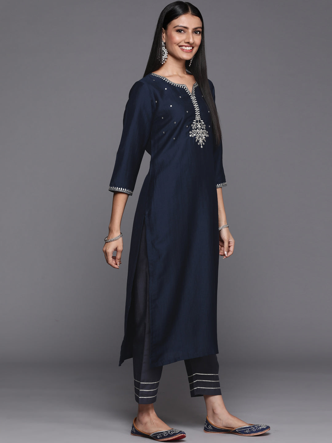 Dhiyona VR Women's Blue Embroidered Kurta With Contrast Bottom And Dupatta