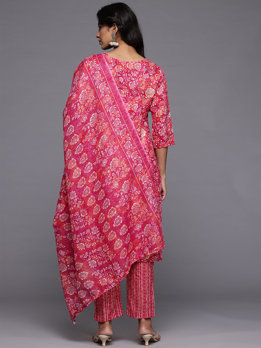Dhiyona VR Women's Floral Jaipuri Printed Lace Detaled Kurta Set With Dupatta