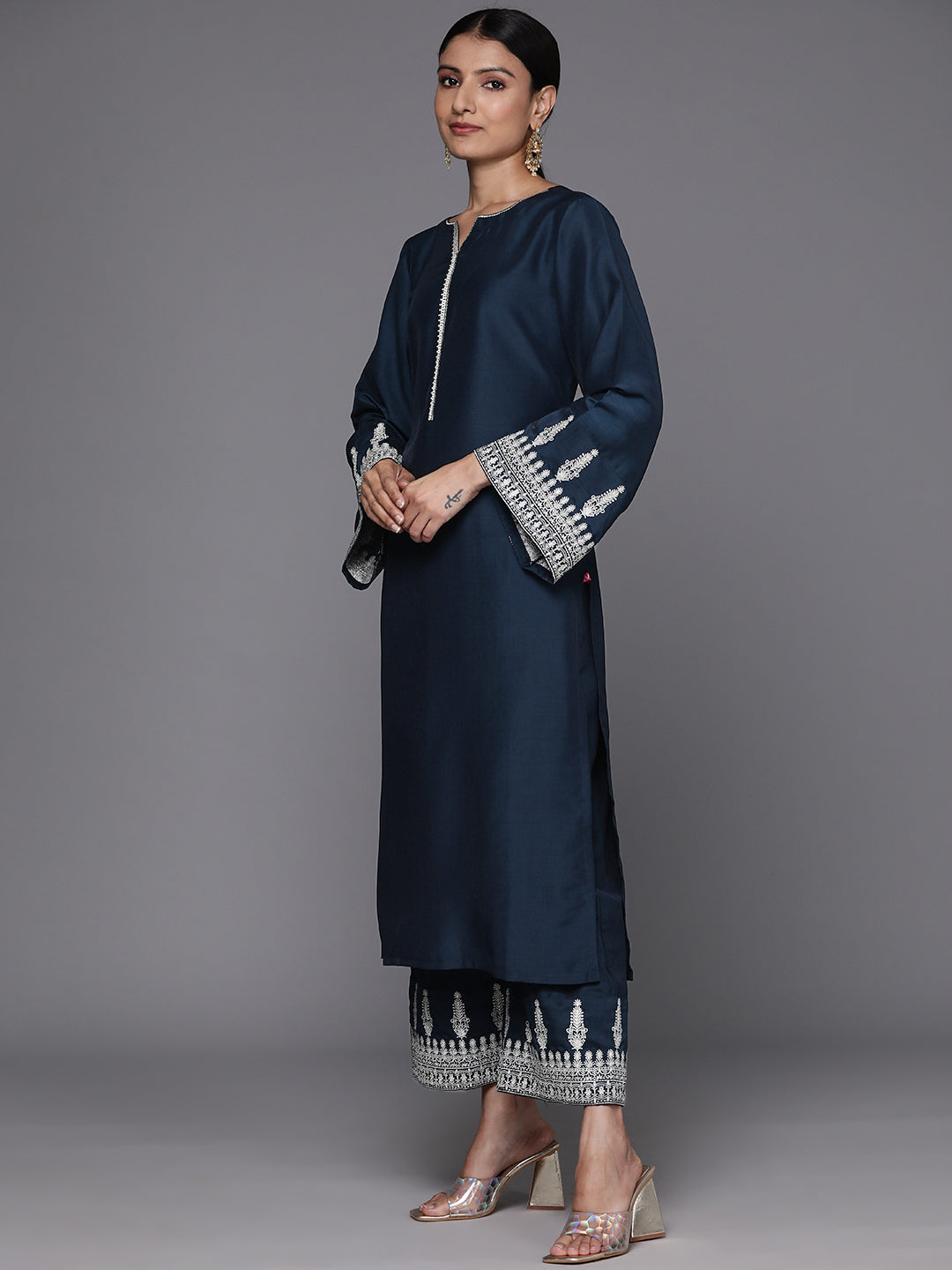 Dhiyona VR Women's Navy Blue Embroidered Straight Kurta Paired With Tonal Bottom And Dotted Dupatta With Four Sided Fringes