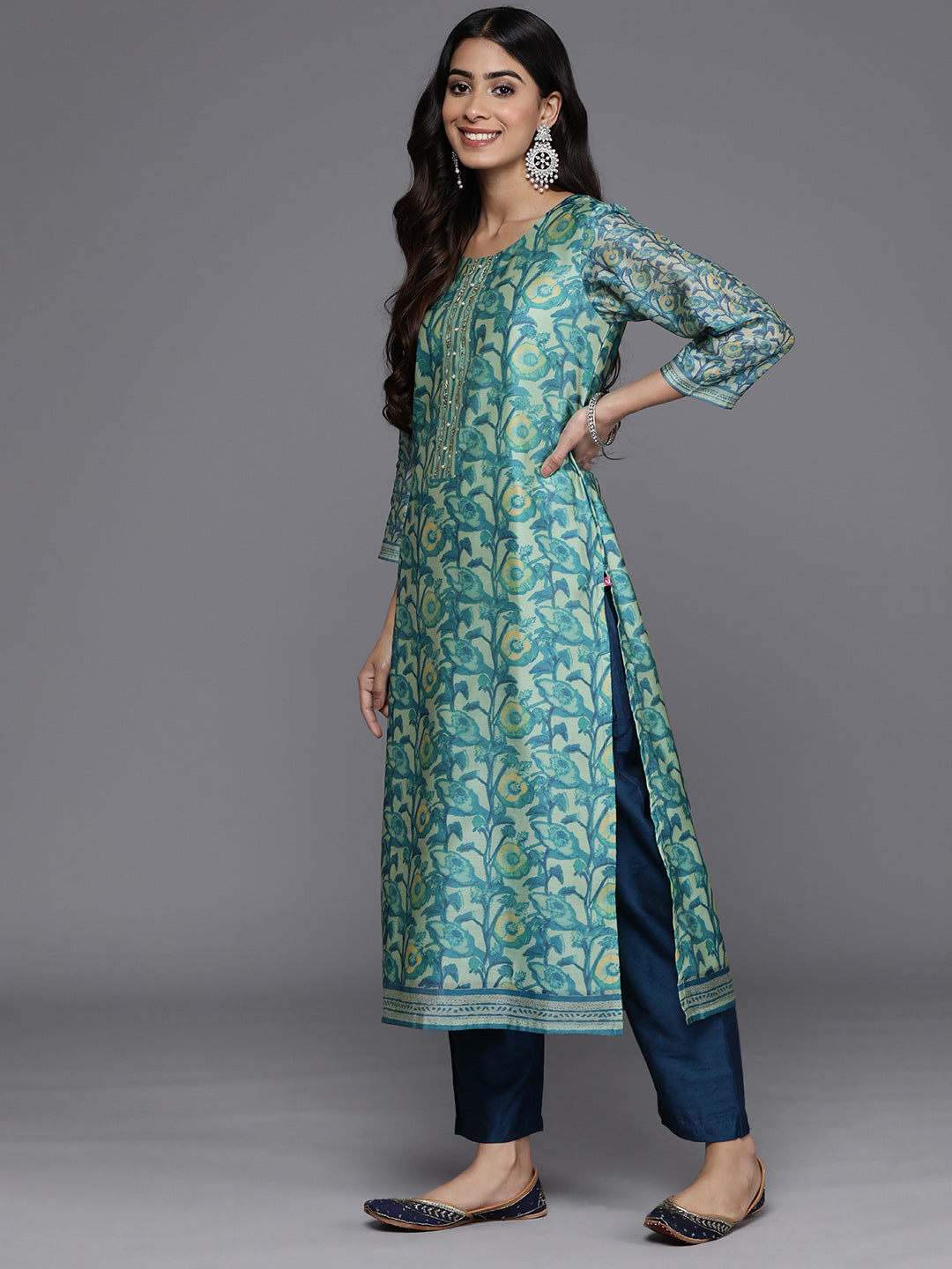Dhiyona VR Women's Blue Floral Printed Kurta, Round Neck Straight Kurta Paired With Tonal Bottom And Printed Dupatta