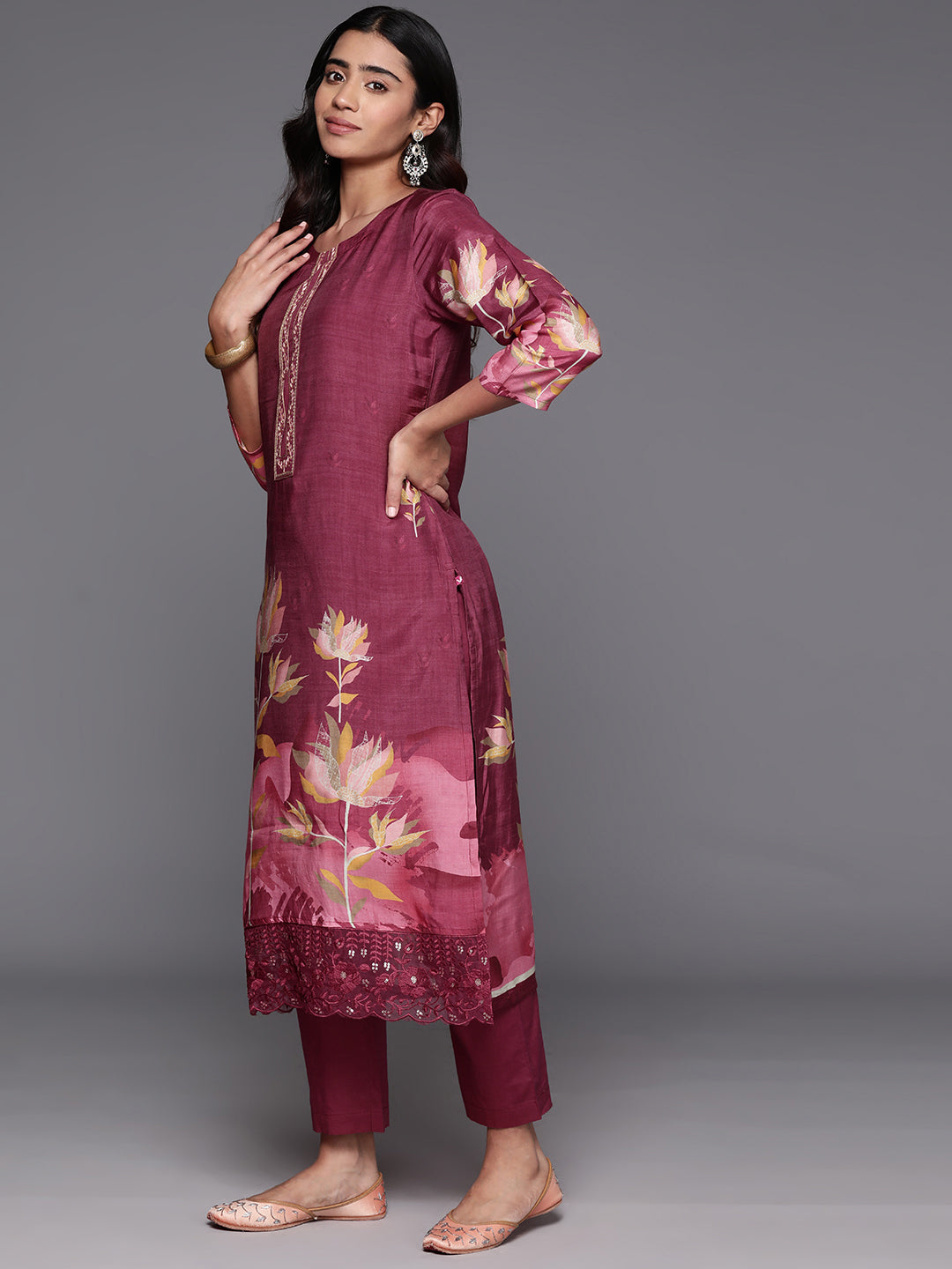 Dhiyona VR Women's Pure Muslin Maroon Floral Printed Kurta Paired With Tonal Bottom And Organza Dupatta