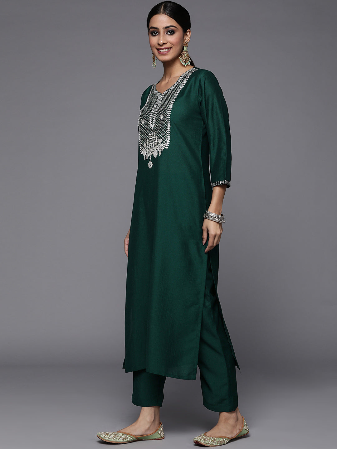 Dhiyona VR Women's Green Embroidered Kurta Paired With Tonal Trouser And Dupatta