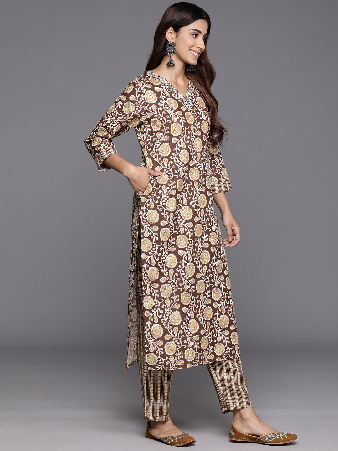 Dhiyona VR Women's Brown Floral Printed Kurta Paired With Bottom & Dupatta