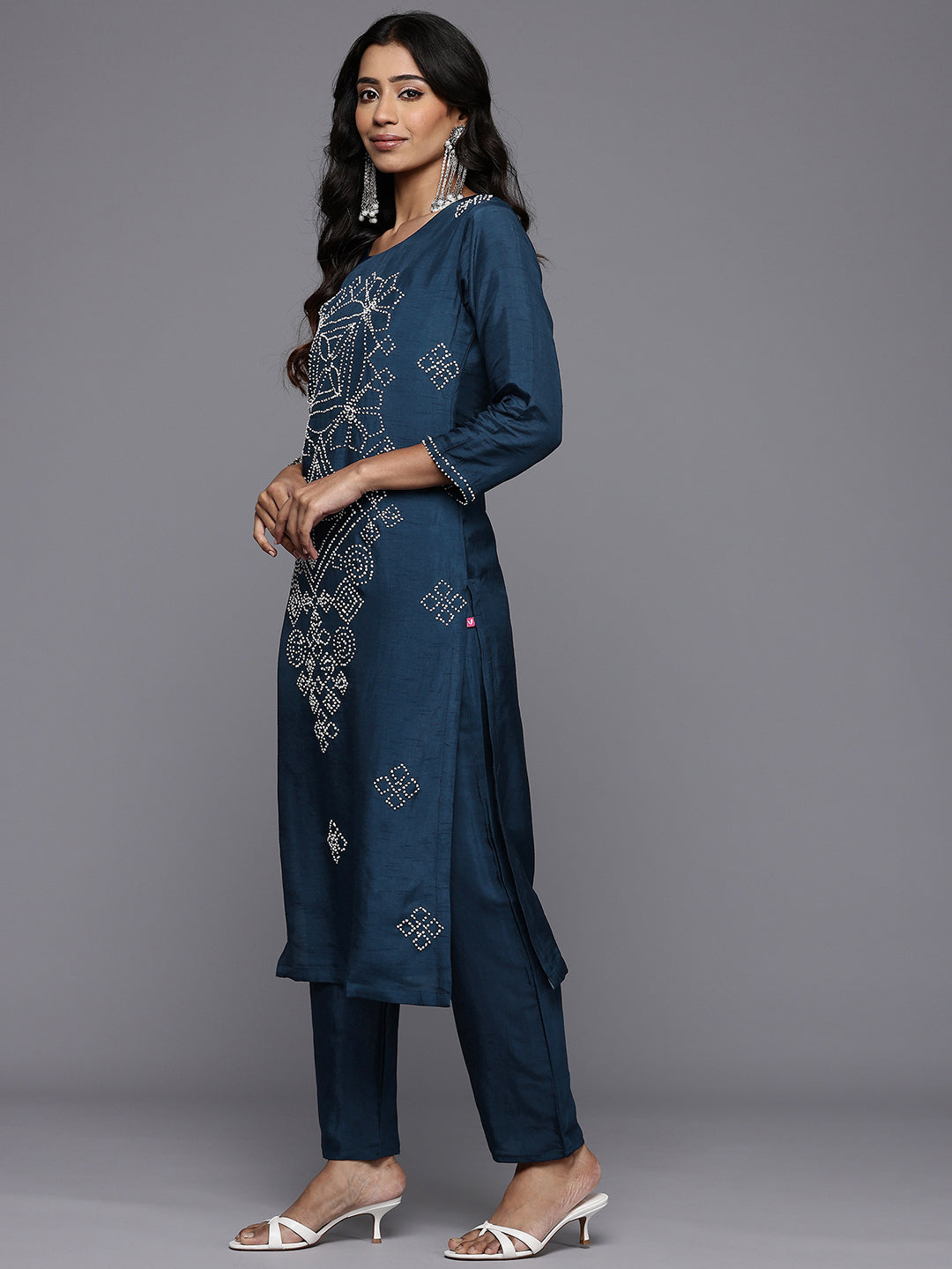 Dhiyona VR Women's Navy Blue Hand Embroidered Straight Kurta With Trousers And Embroidered Dupatta