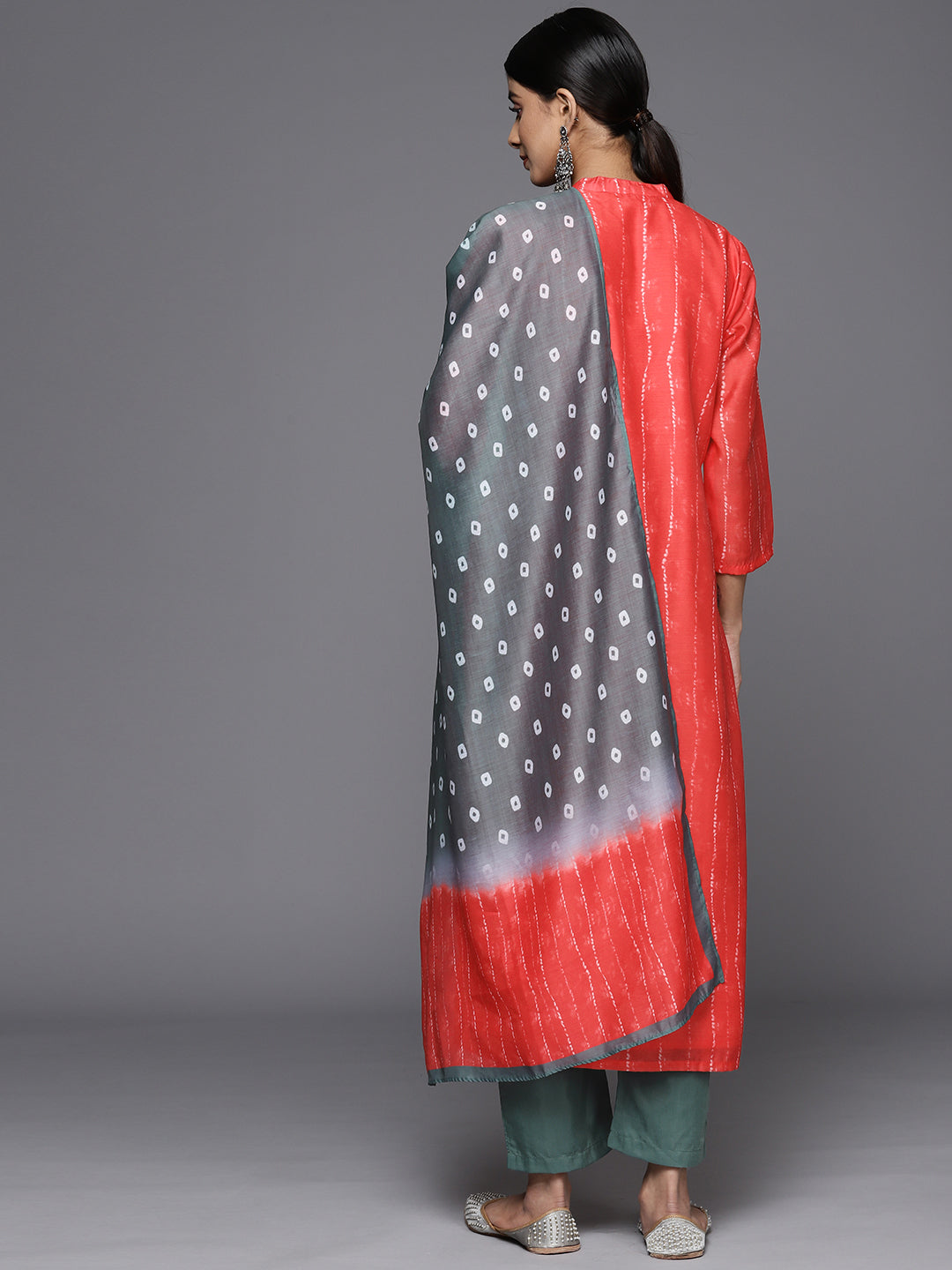 Dhiyona VR Women's Red Bandhani Printed Straight Kurta Paired With Contrast Solid Bottom And Printed Dupatta