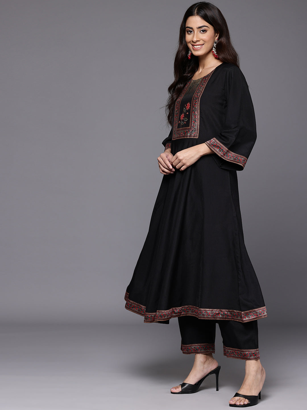 Dhiyona VR Women's Black Floral Printed Embellished Anarkali Kurta Paired With Bottom And Printed Dupatta