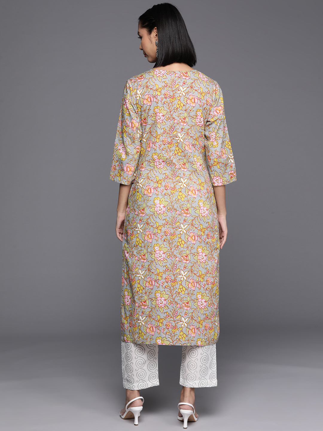 Dhiyona VR Women's Grey And Green Floral Printed Straight Kurta With Printed Trouser