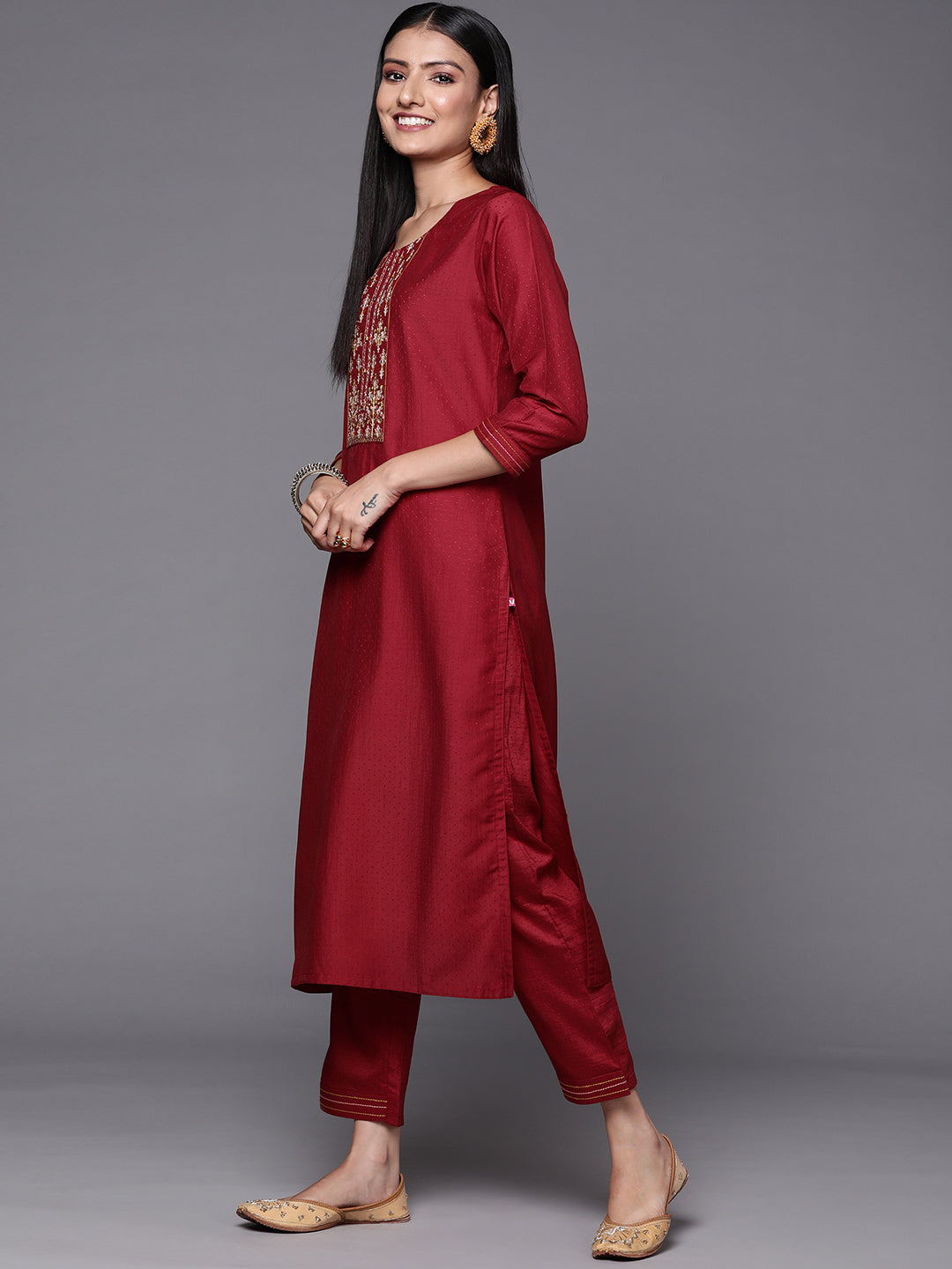 Dhiyona VR Women's Thread Embroidered Kurta Paired With Straight Pant And Digital Printed Dupatta