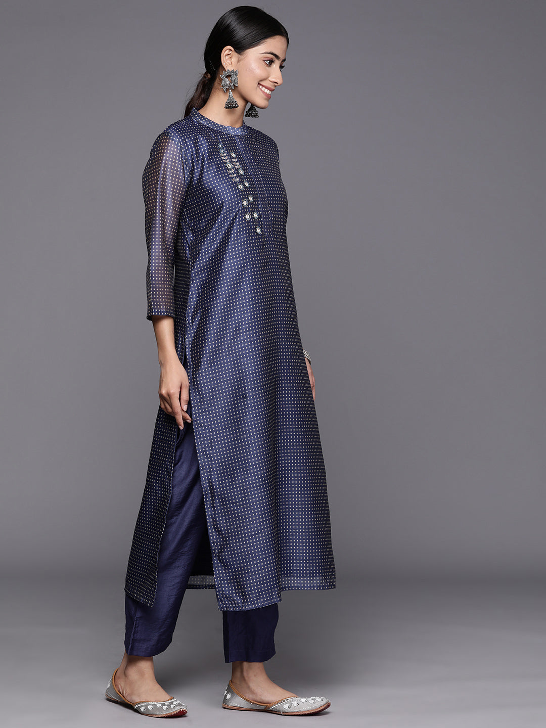 Dhiyona VR Women's Navy Blue Bandhani Printed Straight Kurta With Three Quarter Sleeves Paired With Tonal Bottom And Printed Dupatta