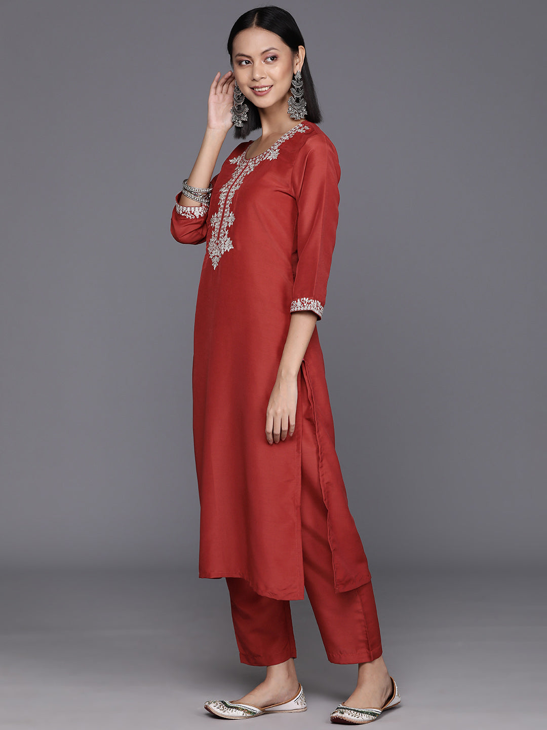 Dhiyona VR Women's Rust Zari Kurta With Solid Trouser And Dupatta Set