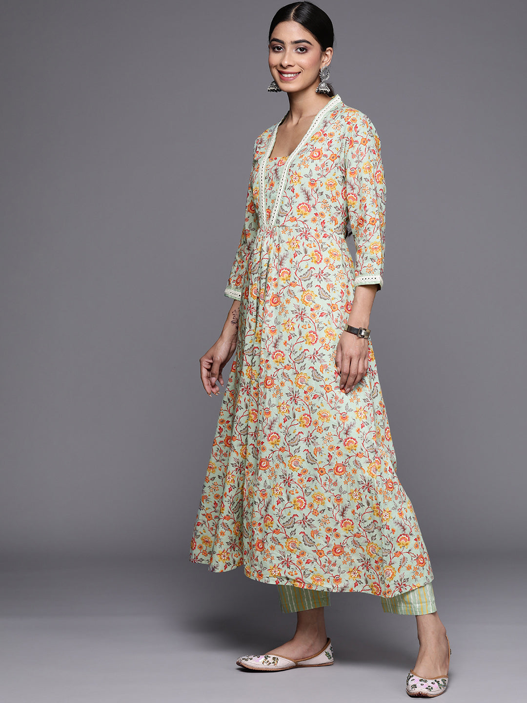 Dhiyona VR Women's Sea Green Floral Printed A-Line Kurta With Three Quarter Sleeves Paired With Printed Bottom And Solid Chiffon Dupatta