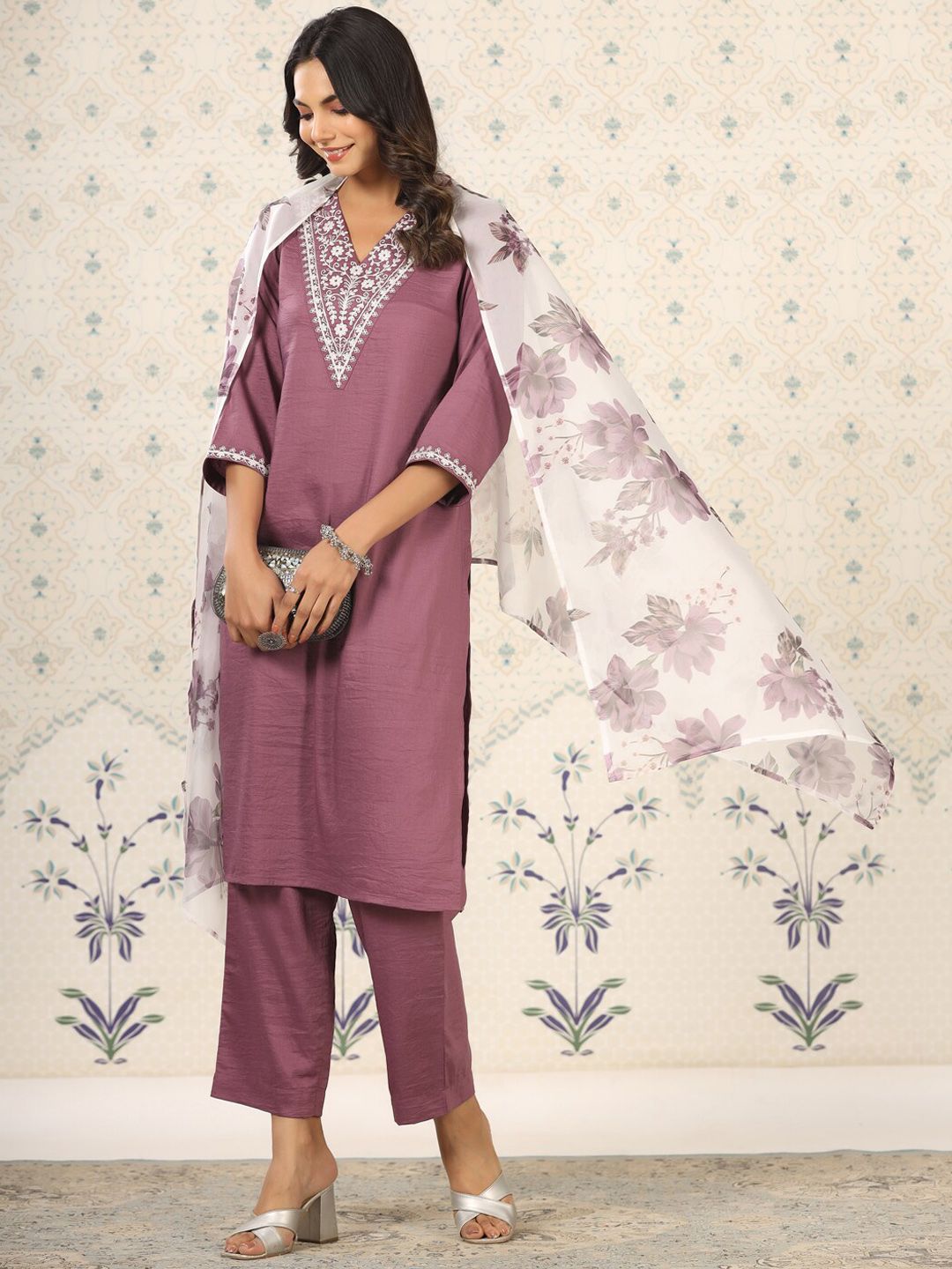 Dhiyona OD Women Ethnic Motifs Yoke Design Regular Thread Work Kurta with Trousers & With
