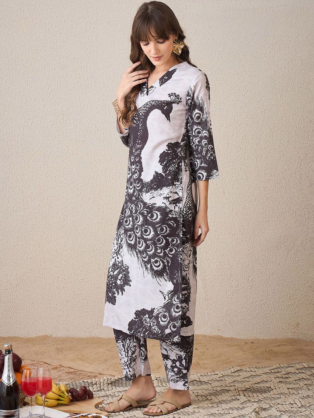 Dhiyona IE Women Floral Printed Regular Pure Cotton Kurta with Trousers
