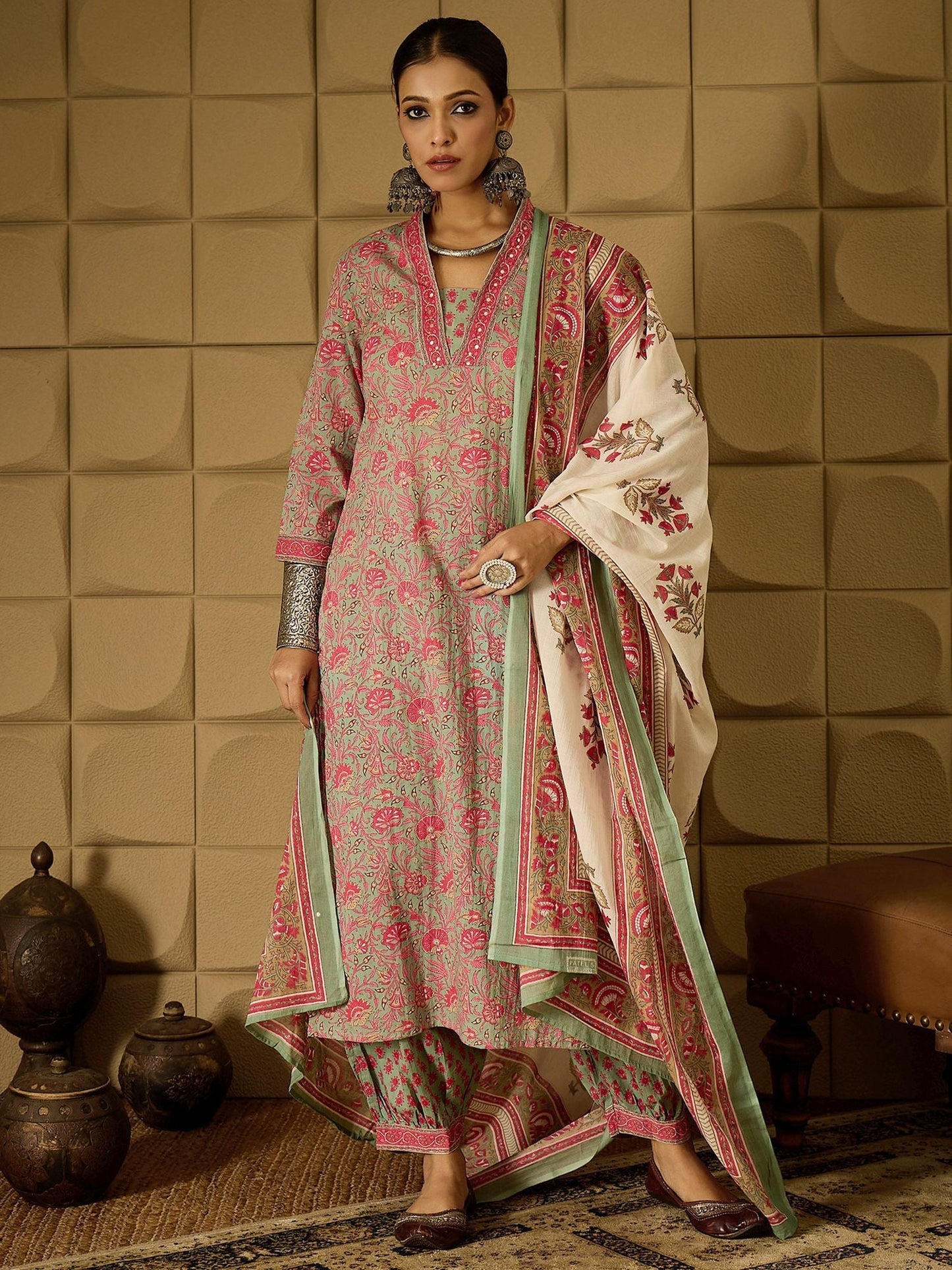 Dhiyona IE Floral Printed Pure Cotton Kurta Straight Kurta With Salwar And Dupatta