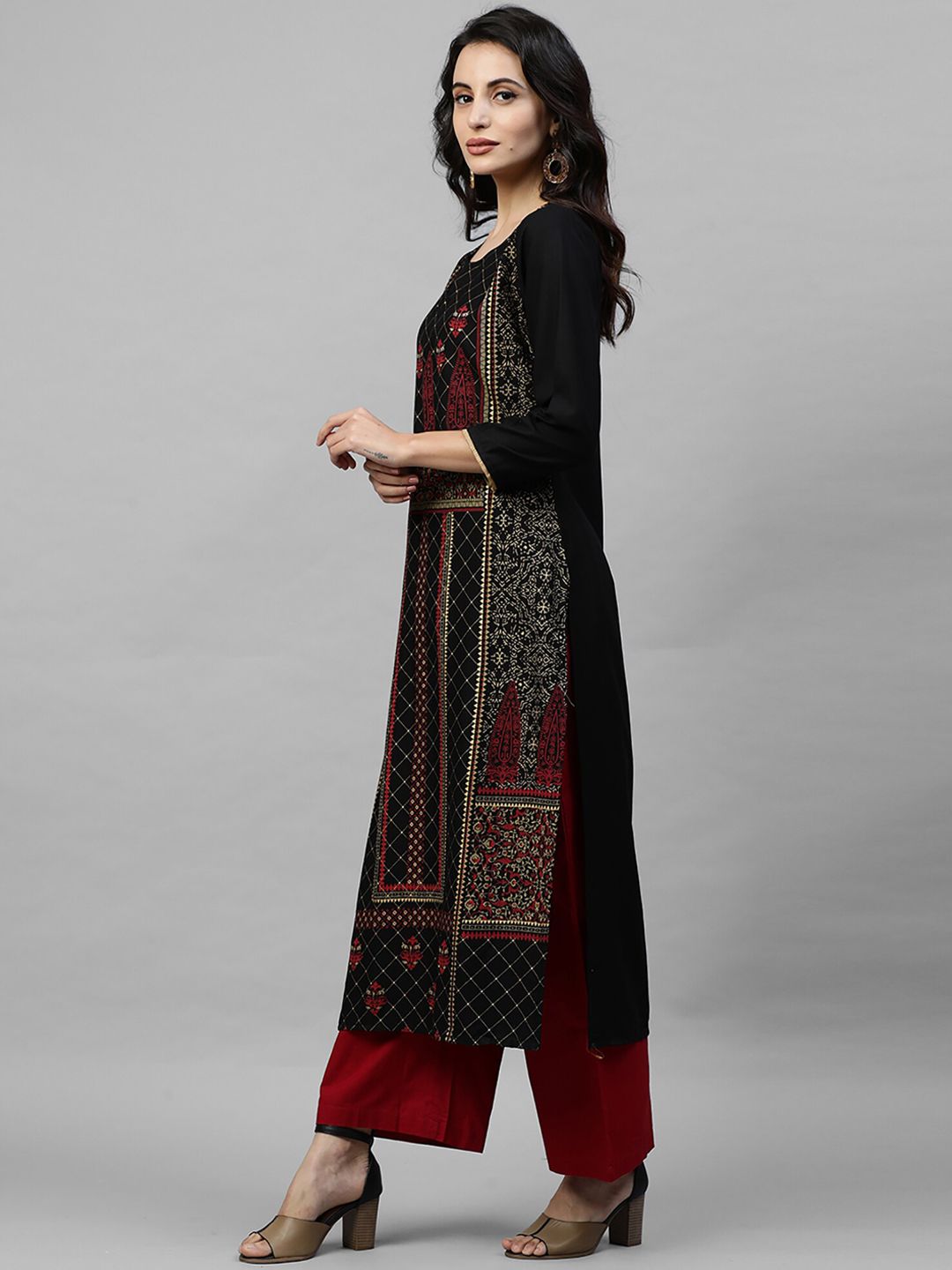 Dhiyona IE Women Black & Maroon Floral Print A-Line Kurta