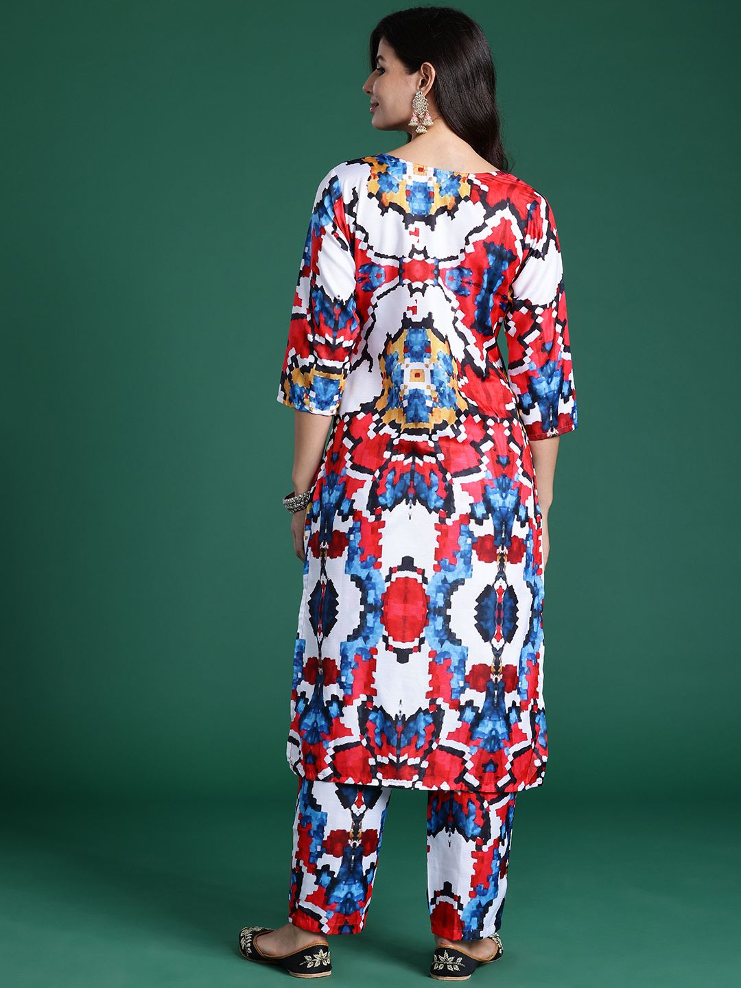 Dhiyona IE Women Printed Regular Kurta with Trousers