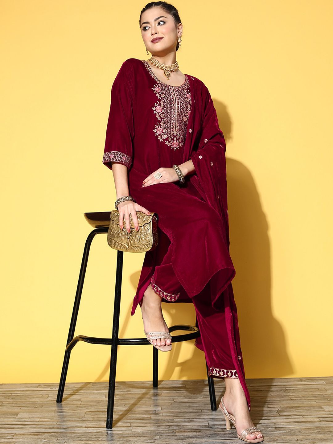 Dhiyona VA Women'sWinter Floral Embroidered Velvet Kurta Set with Dupatta