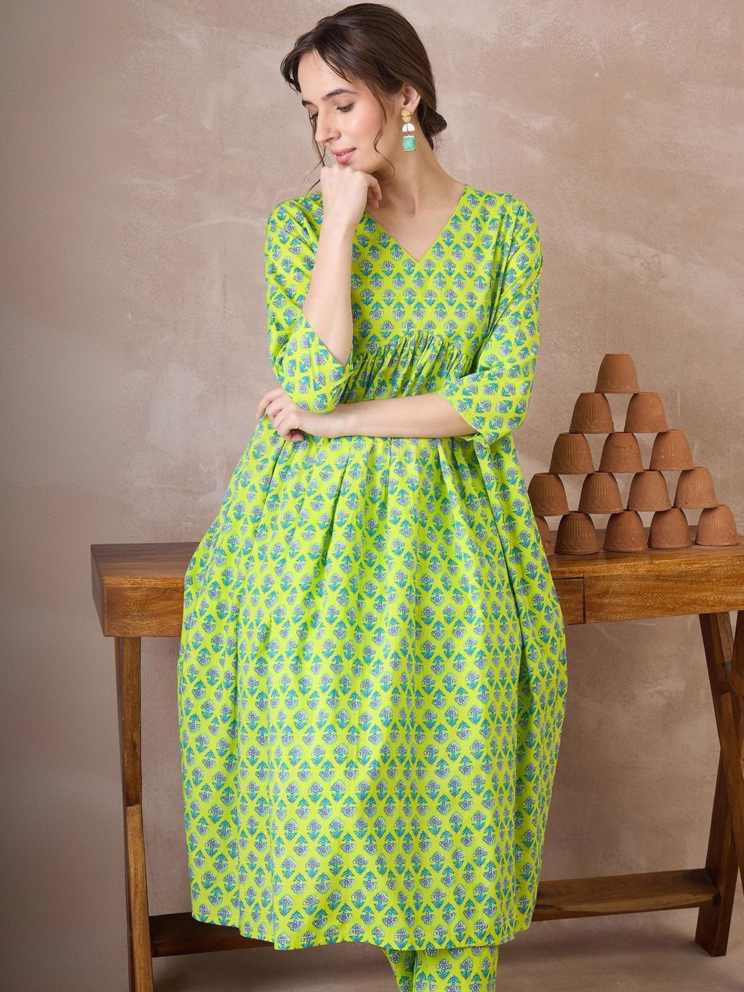 Women Ethnic Motifs Printed Regular Pure Cotton Kurta with Trousers