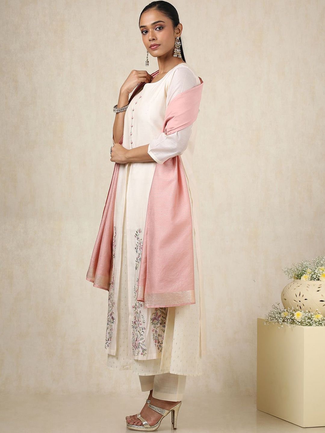 Dhiyona SO Women's Alina Cut Floral Embroidered Thread Work Round Neck Chanderi Silk Kurta With Trousers & Dupatta