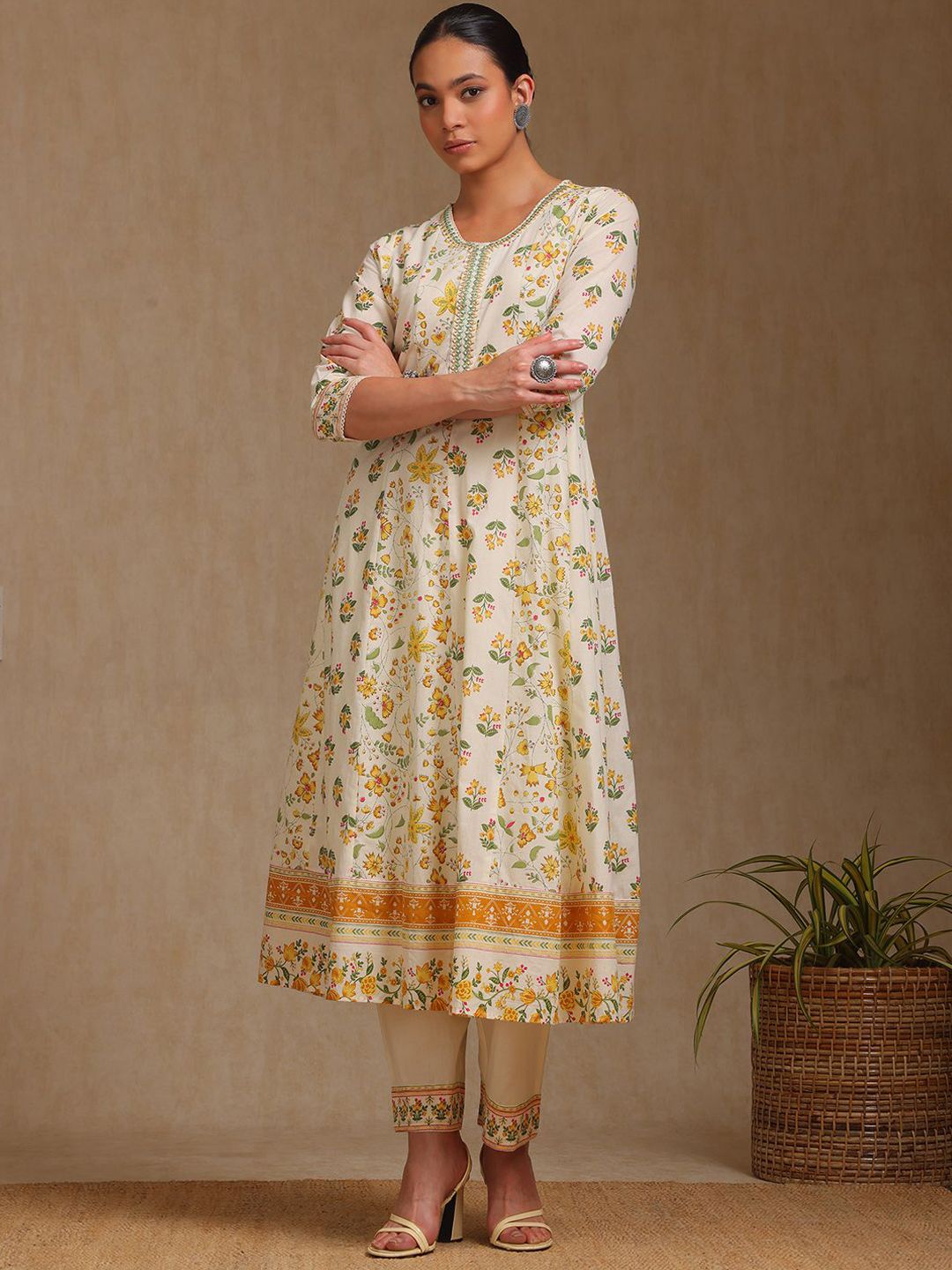 Dhiyona SO Women's Floral Printed V-Neck Panelled Anarkali Kurta With Trousers And Dupatta