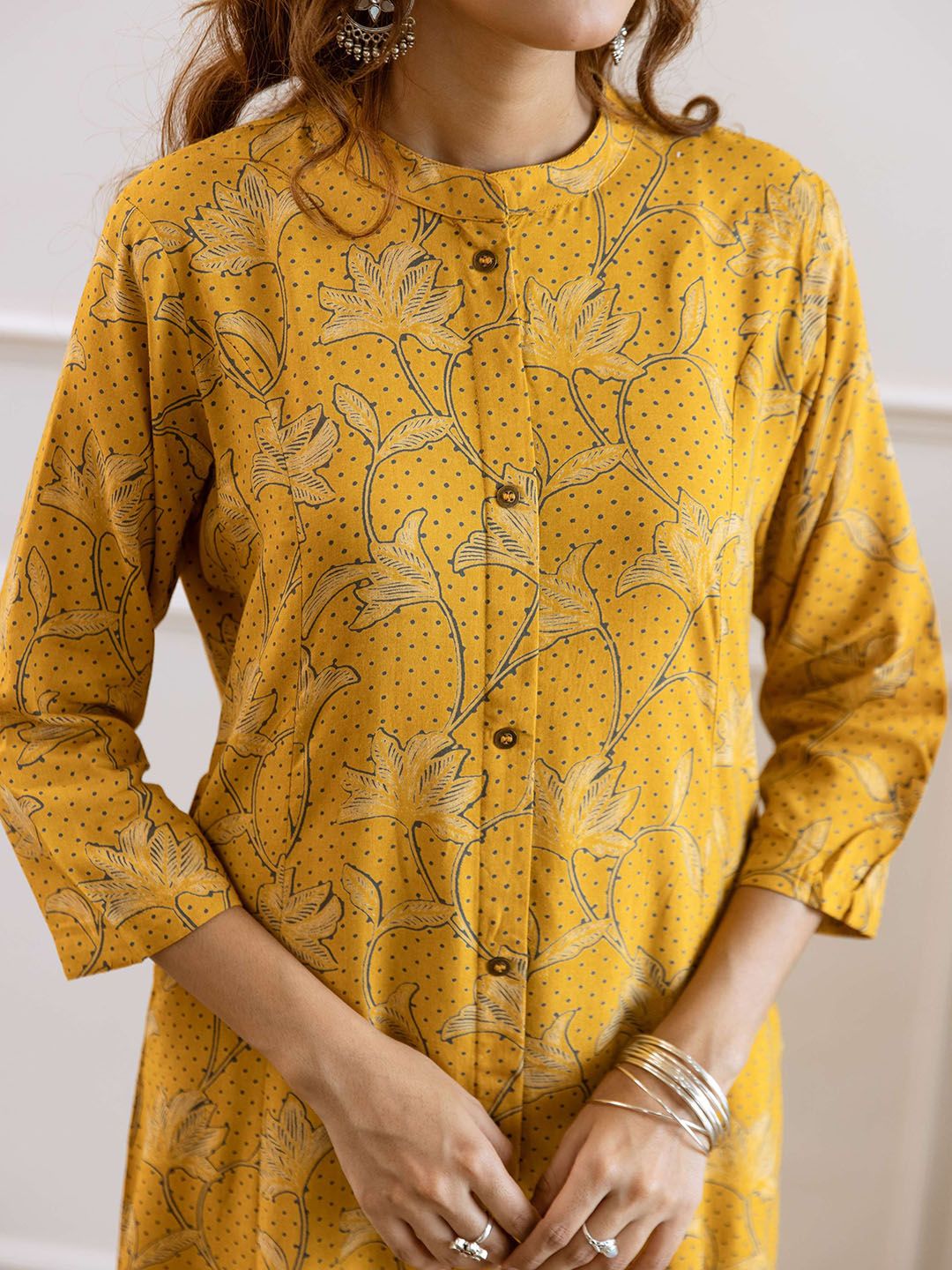 Dhiyona SN Women's Floral Printed Mandarin Collar Pure Cotton Straight Kurta & Trousers