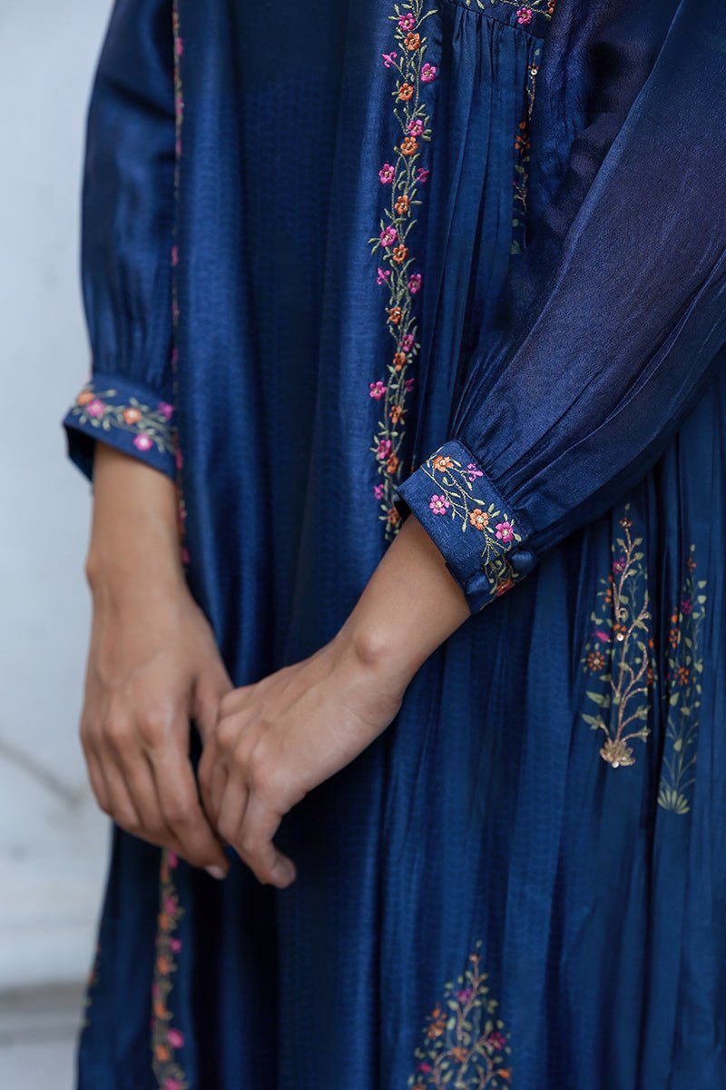 Women's Blue Raw Silk Salwar Suit With Organza Dupatta