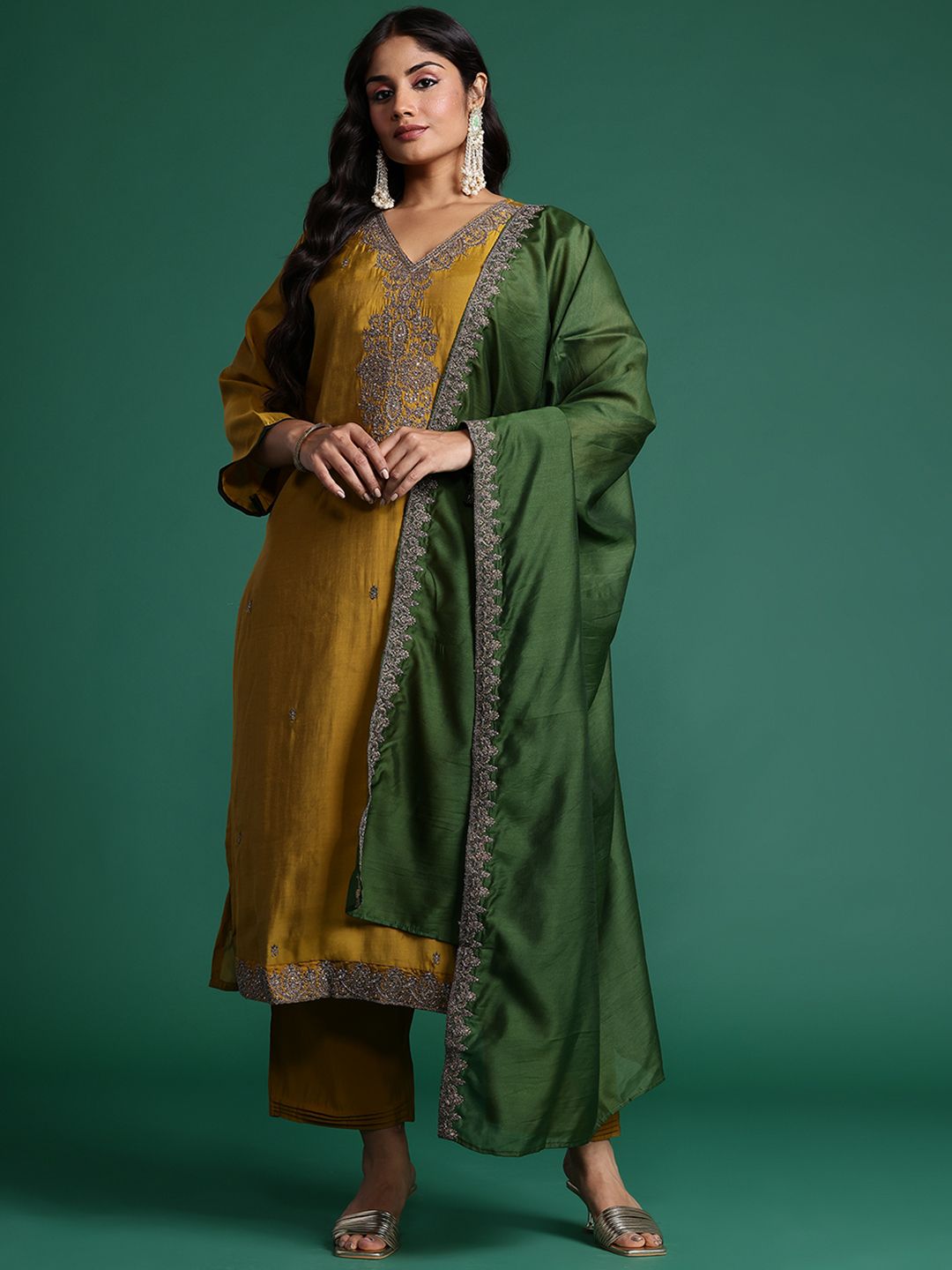 Dhiyona IE Plus Size Ethnic Motifs Embroidered Zari Kurta with Trousers & Dupatta