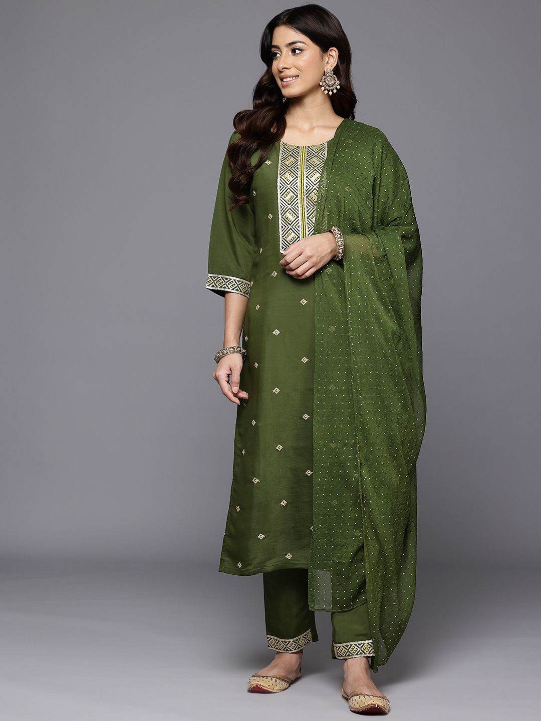 Dhiyona VA Women'sEmbroidered Sequinned Kurta With Trousers & Dupatta