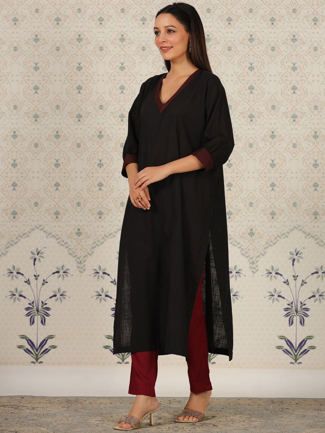 Dhiyona OD V Neck Thread Work Kurta