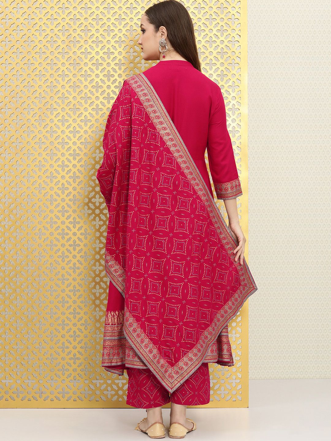 Dhiyona OD Women Pink Bandhani Kurta with Trousers & With Dupatta
