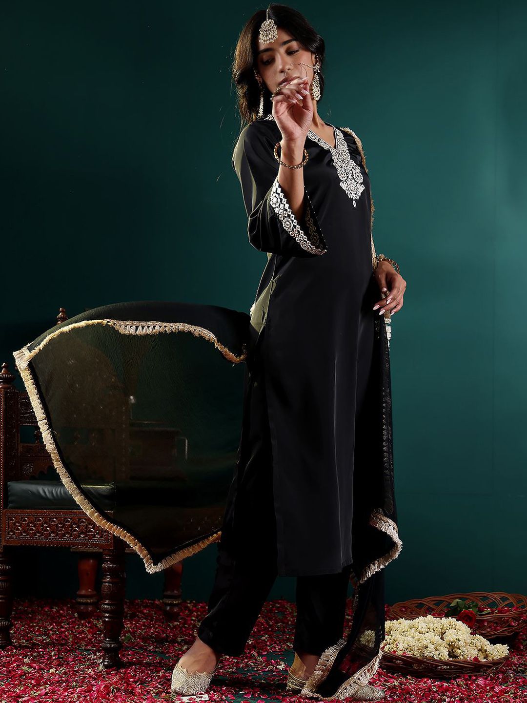 Dhiyona VA Women's Ethnic Motifs Embroidered Regular Mirror Work Kurta with Trousers & With Dupatta