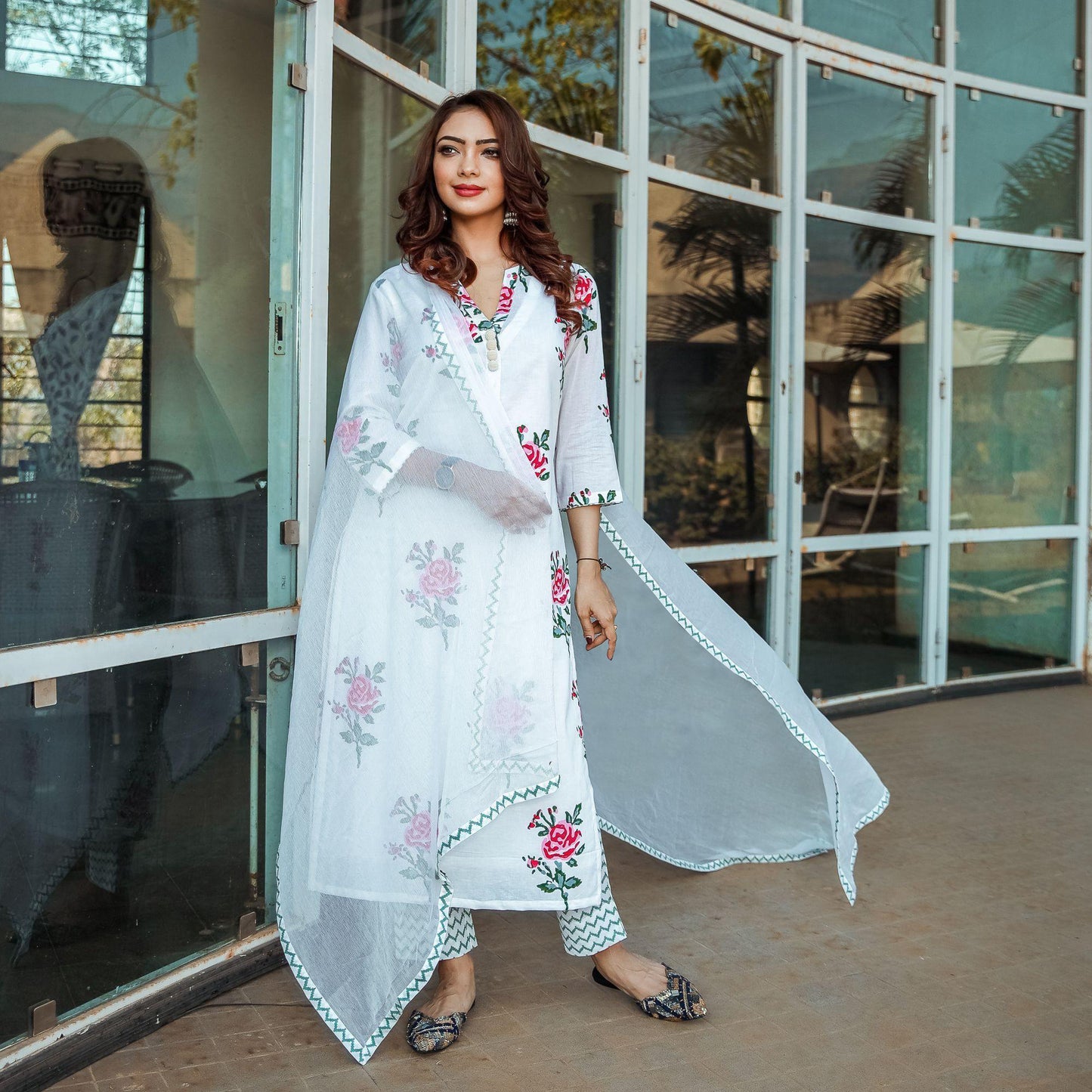 Women White Printed Viscose Rayon Kurta And Palazzo Set