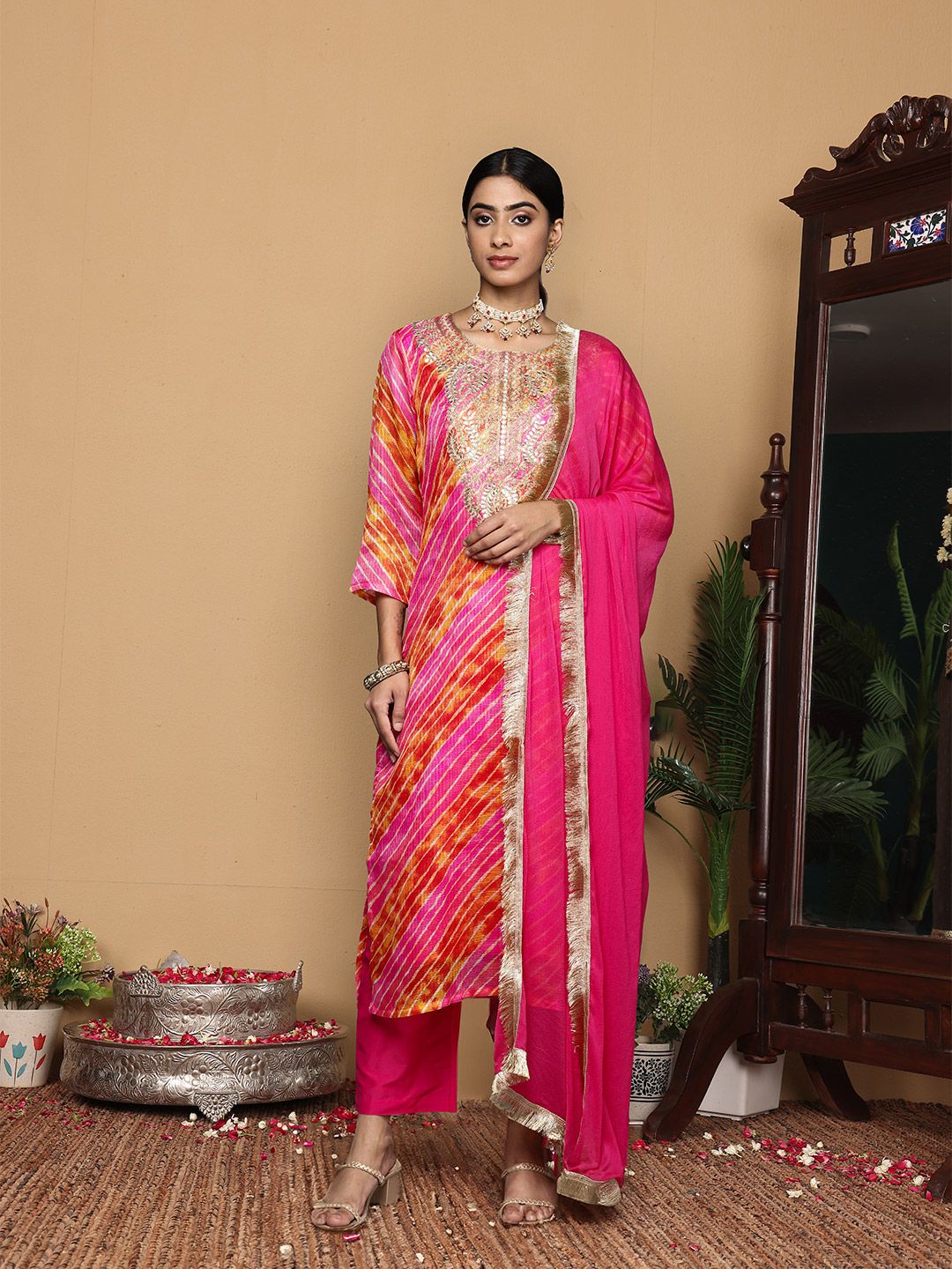 Dhiyona VA Women's Dyed Regular Thread Work Kurta with Trousers & With Dupatta