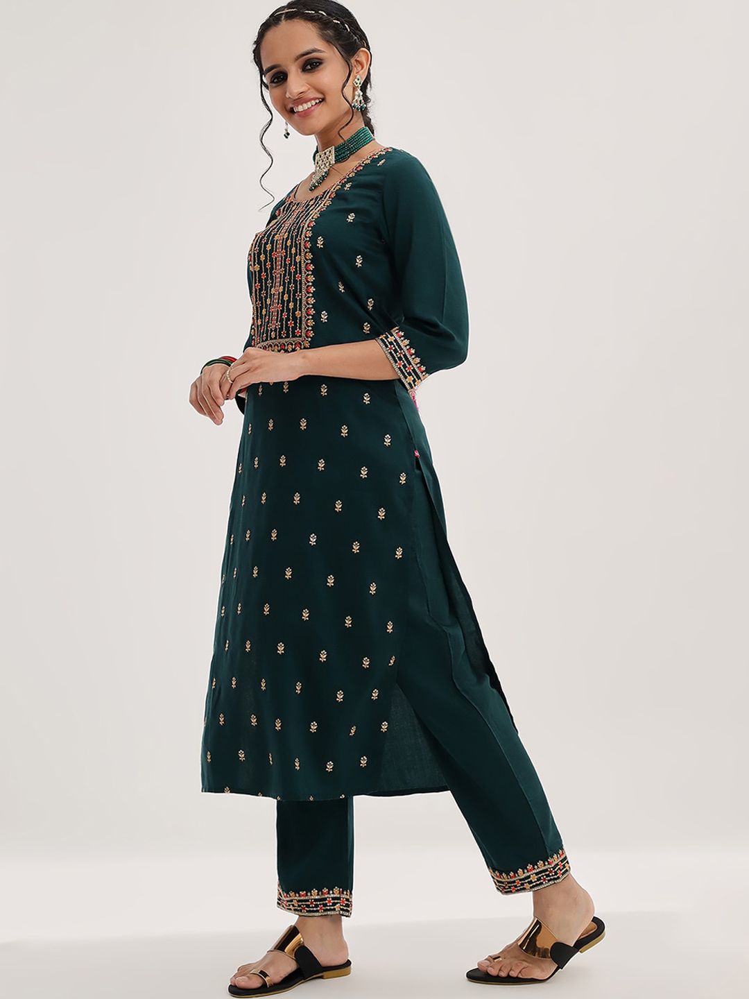 Dhiyona VA Women'sGreen Ethnic Motifs Embroidered Sequinned Straight Kurta & Trousers With Dupatta