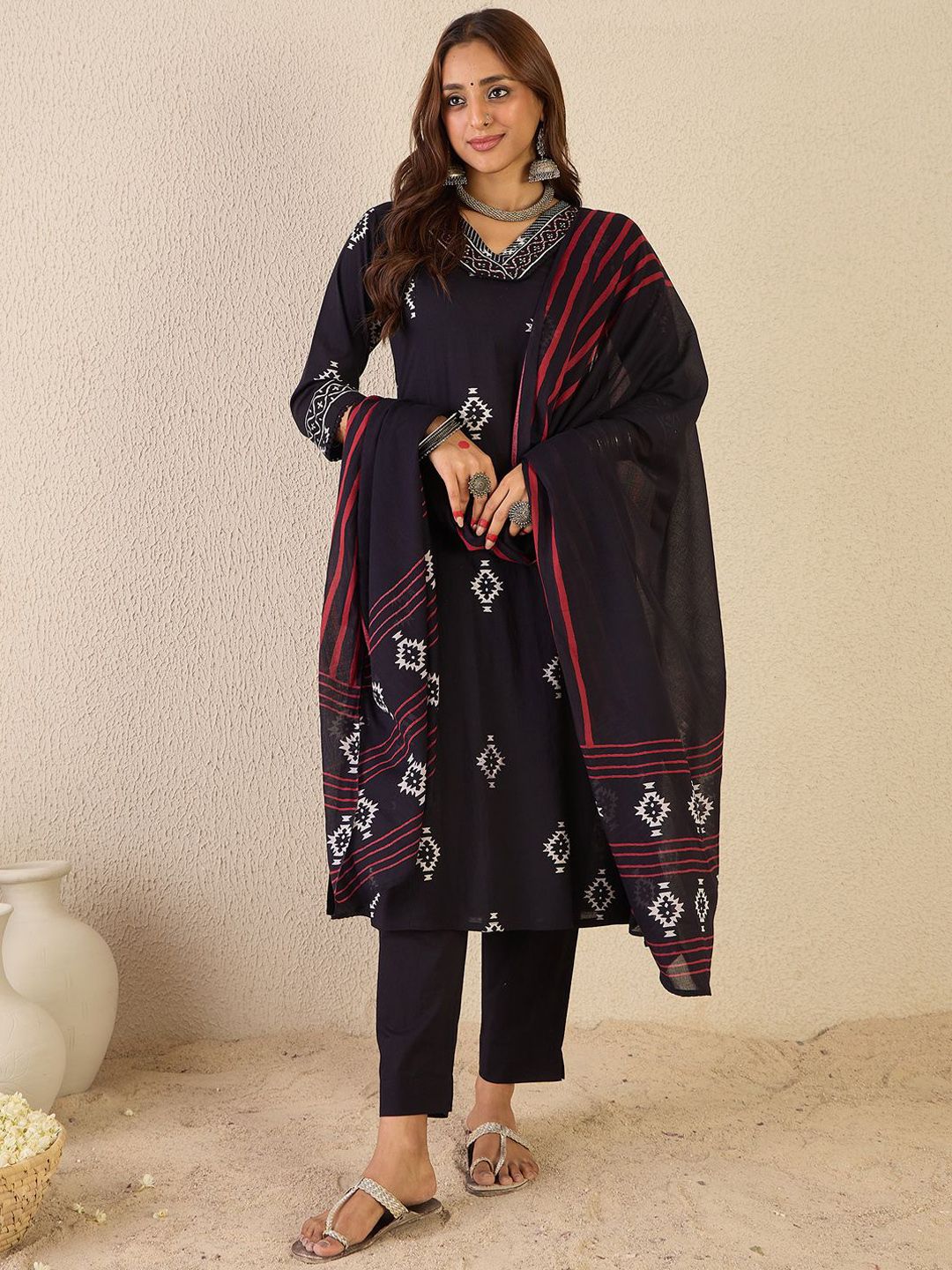 Dhiyona IE Women V-Neck Ethnic Motifs Printed Pure Cotton Kurta with Trousers & Dupatta