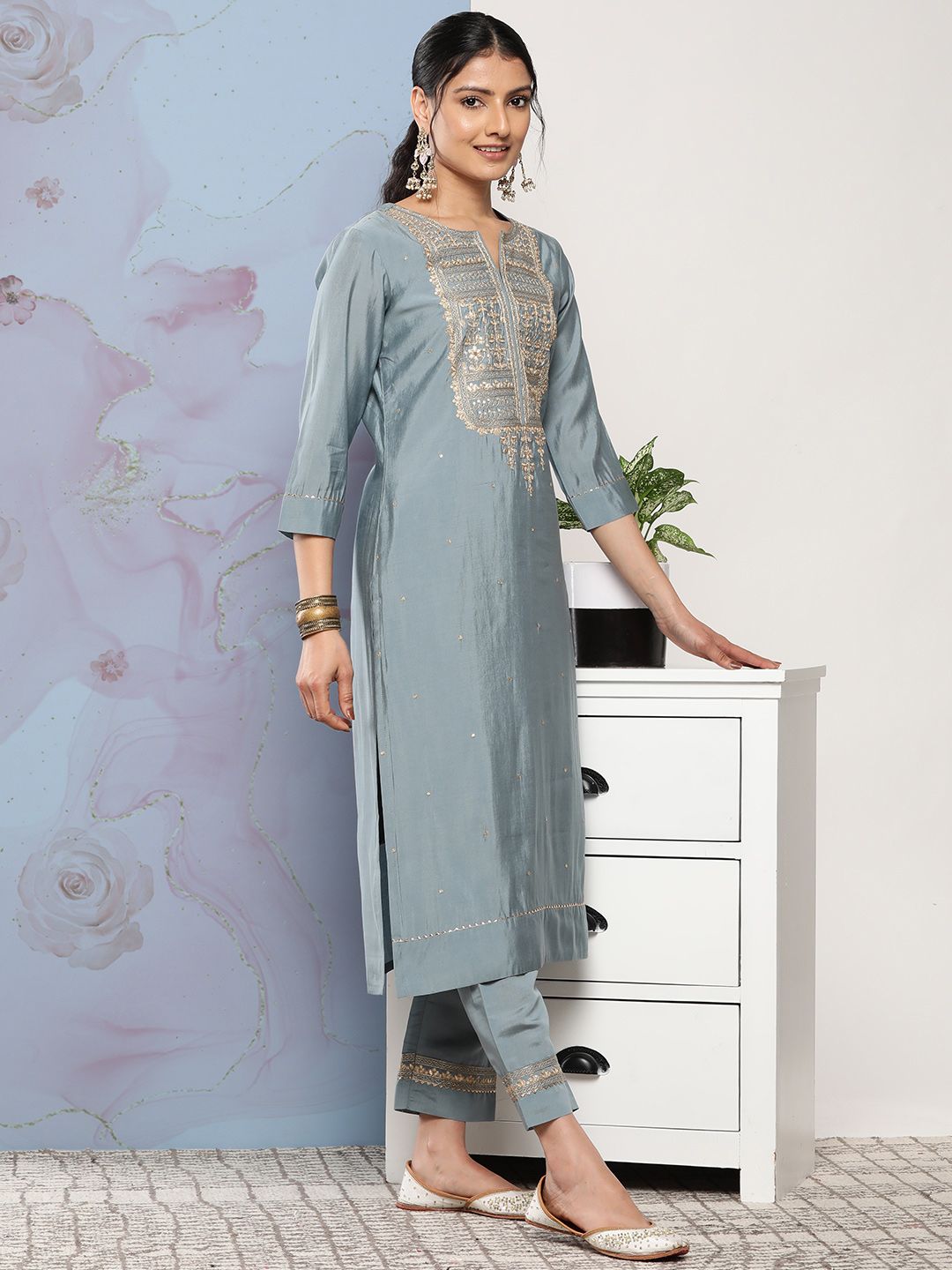 Dhiyona VA Women's Grey Ethnic Motifs Gotta Patti Kurta with Trousers & With Dupatta